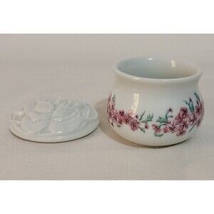 1981 Southern Heirlooms Trinket Box Vintage Porcelain Elizabeth Arden Floral